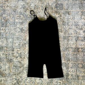 Black bodysuit elastic and confortable 💗